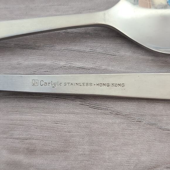 JH Carlyle Stainless Hong Kong Cameo Tablespoons Set Of 8 NEW - Picture 2 of 3